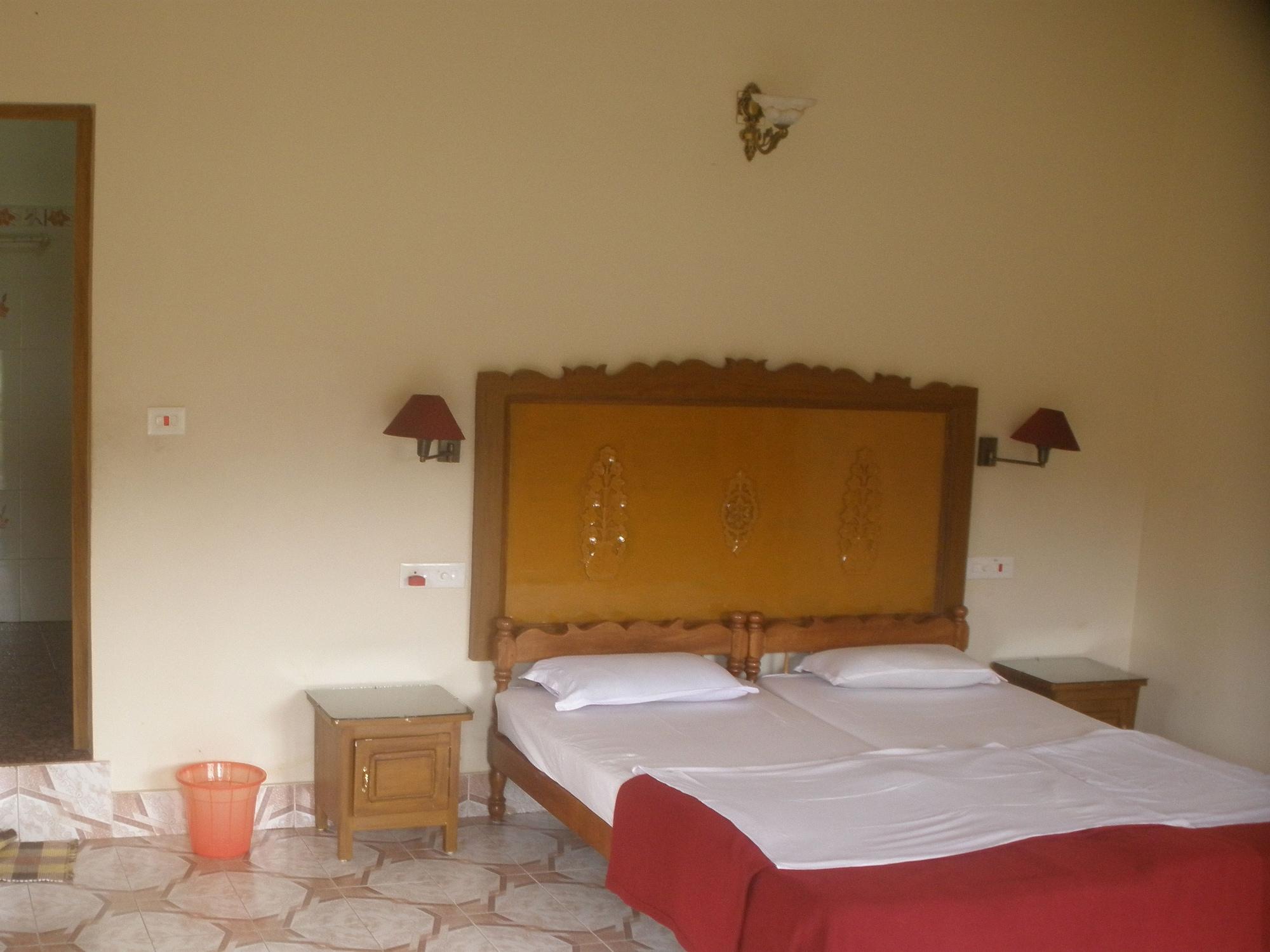 Jungle Palace Homestay Thekkady Exterior foto