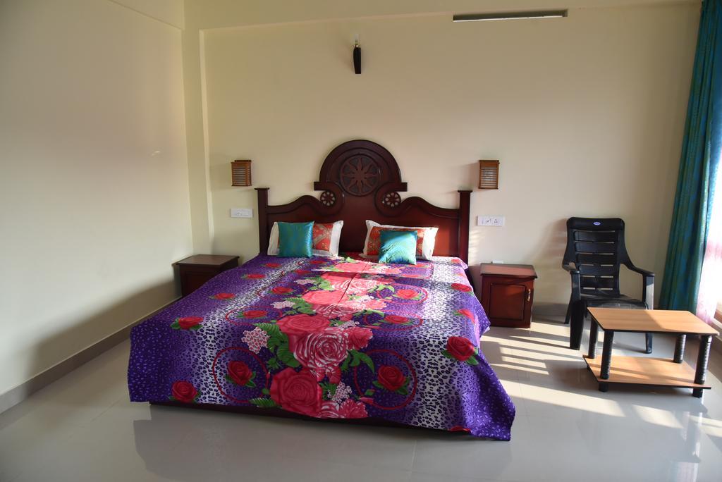 Jungle Palace Homestay Thekkady Exterior foto